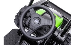 Pojazd elektryczny traktor z koparką, zielony