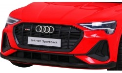Pojazd elektryczny Audi E-Tron Sportback, czerwony