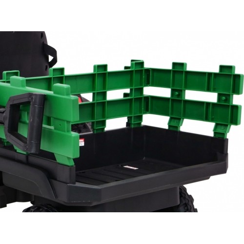 Traktor Titanium z przyczepą, zielony
