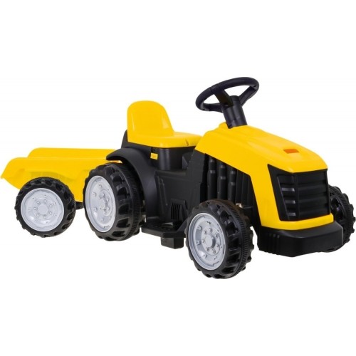 Traktor z przyczepą
