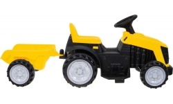 Traktor z przyczepą