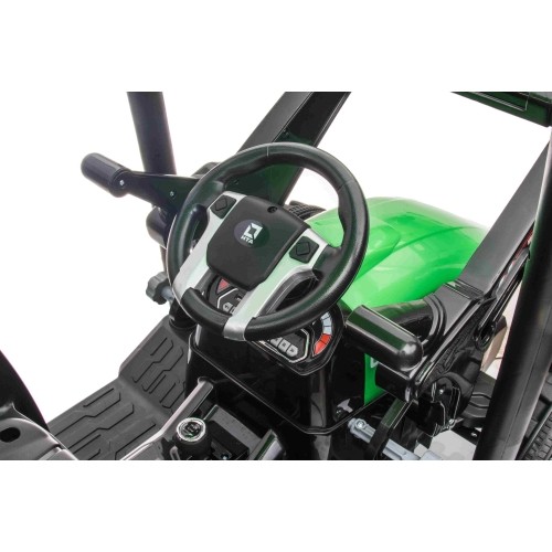 Traktor MEGA D68 z przyczepą, zielony