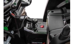 Traktor MEGA D68 z przyczepą, zielony