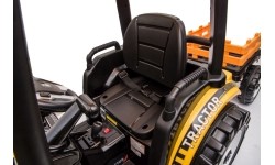 Traktor MEGA D68 z przyczepą, żółty