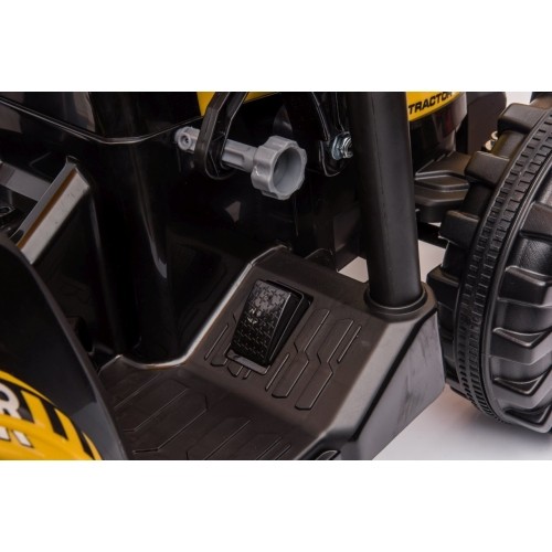 Traktor MEGA D68 z przyczepą, żółty