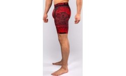 Spodenki Venum Wolf Atak Vale Tudo – czarno-czerwone