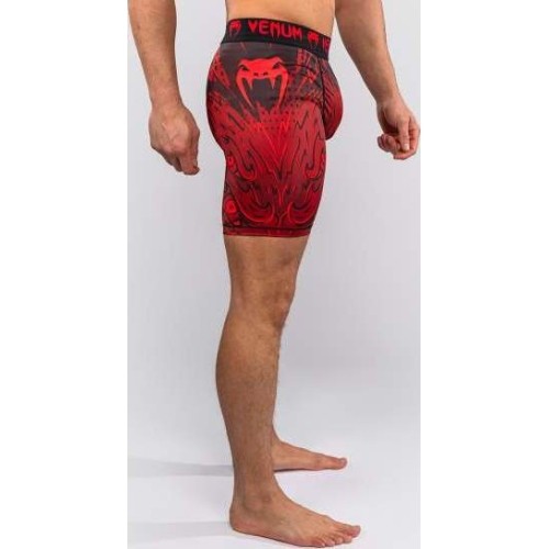 Spodenki Venum Wolf Atak Vale Tudo – czarno-czerwone