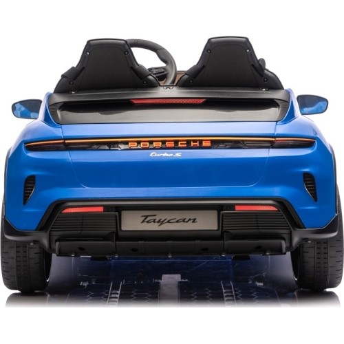 Pojazd elektryczny Porsche Taycan Turbo S niebieski