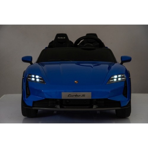 Pojazd elektryczny Porsche Taycan Turbo S niebieski