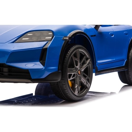 Pojazd elektryczny Porsche Taycan Turbo S niebieski