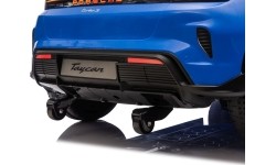 Pojazd elektryczny Porsche Taycan Turbo S niebieski