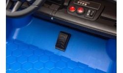 Pojazd elektryczny Porsche Taycan Turbo S niebieski