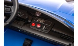Pojazd elektryczny Porsche Taycan Turbo S niebieski
