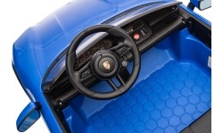 Pojazd elektryczny Porsche Taycan Turbo S niebieski