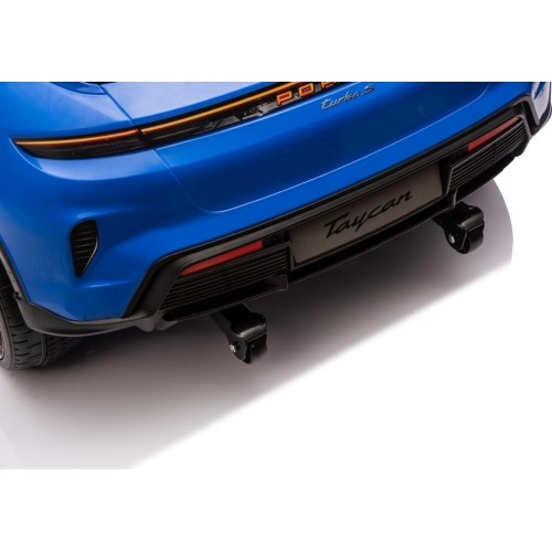 Pojazd elektryczny Porsche Taycan Turbo S niebieski
