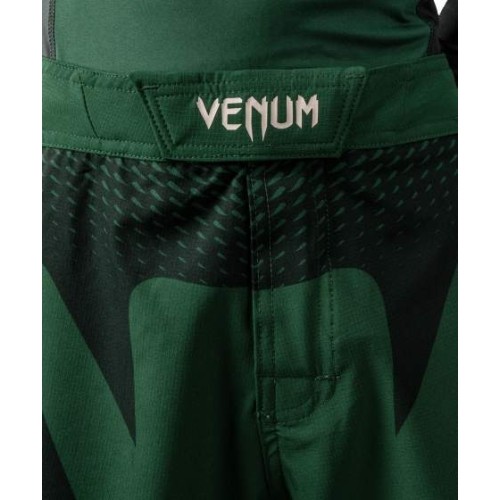 Venum Attack dziecięce spodenki do walki – Forest Green/Off White