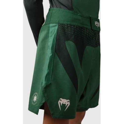 Venum Attack dziecięce spodenki do walki – Forest Green/Off White