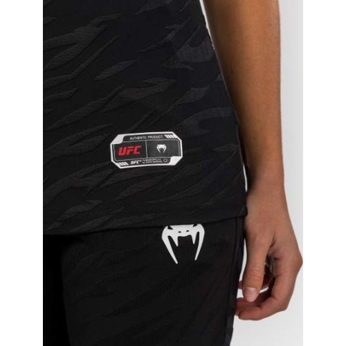 Damska koszulka walkout UFC Fusion by Venum Authentic Fight Night – czarna