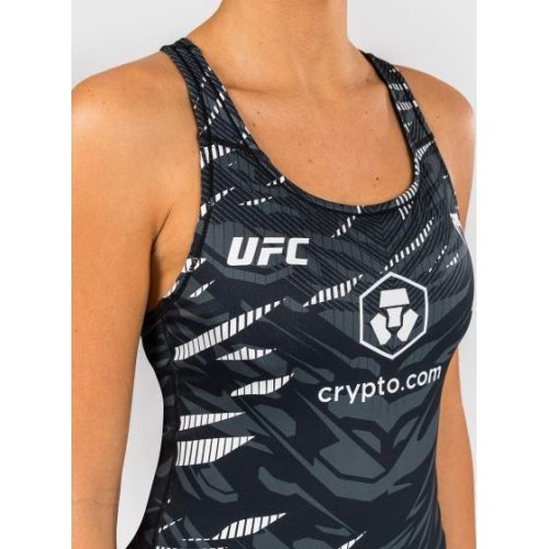 UFC Fusion by Venum Authentic Fight Night damski dopasowany top na ramiączkach z wbudowanym stanikiem – czarny