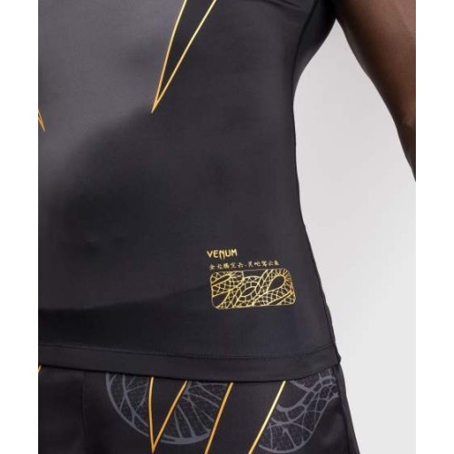 Rashguard z krótkim rękawem Venum Serpenti – czarny/srebrny/złoty
