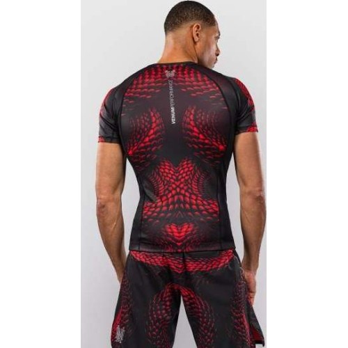 Koszulka Venum Matupa rashguard z krótkim rękawem, czarno-czerwono-srebrna
