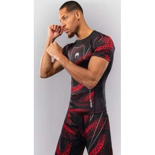 Koszulka Venum Matupa rashguard z krótkim rękawem, czarno-czerwono-srebrna