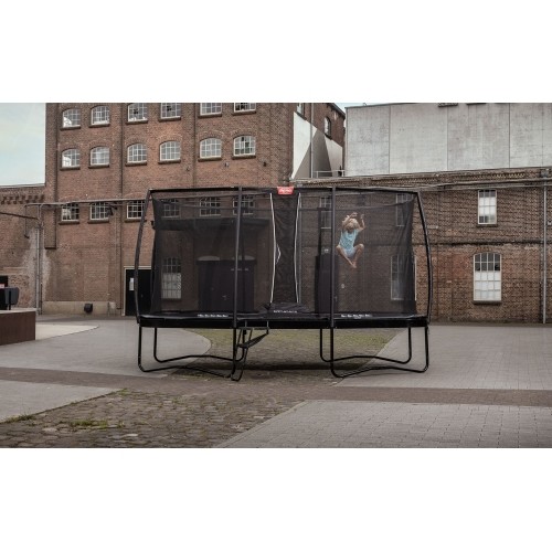 Trampolina BERG Ultim Champion Regular 500 czarna + siatka ochronna DLX XL