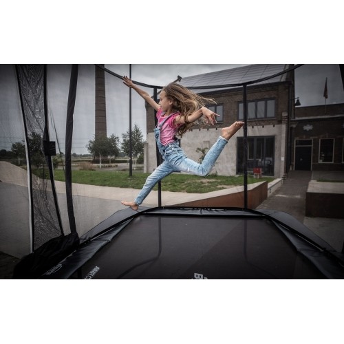 Trampolina BERG Ultim Champion Regular 500 czarna + siatka ochronna DLX XL