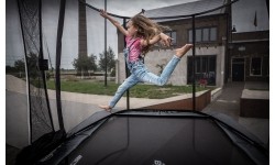 Trampolina BERG Ultim Champion Regular 500 czarna + siatka ochronna DLX XL