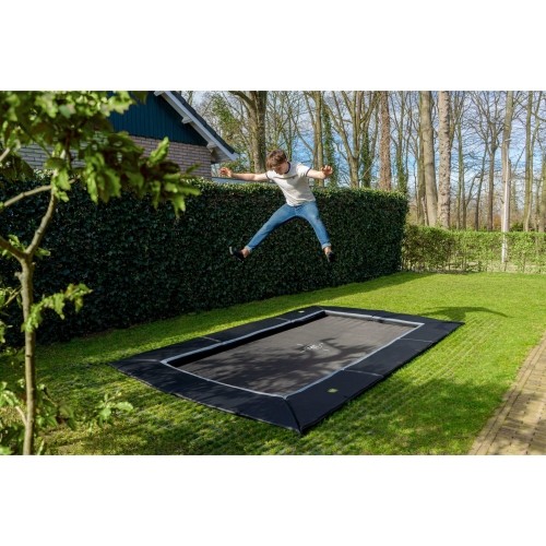 Trampolina gruntowa EXIT Dynamic 244x427 cm z płytami bezpieczeństwa Freezone, czarna