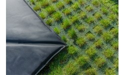 Trampolina gruntowa EXIT Dynamic 244x427 cm z płytami bezpieczeństwa Freezone, czarna