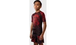 Koszulka rashguard dziecięca Venum Wolf Atak z krótkim rękawem – czarno-czerwona