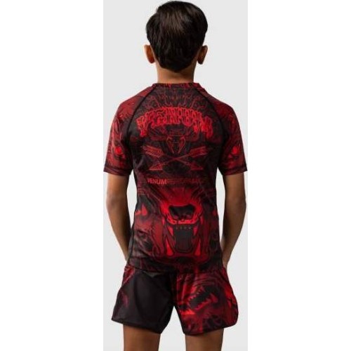 Koszulka rashguard dziecięca Venum Wolf Atak z krótkim rękawem – czarno-czerwona