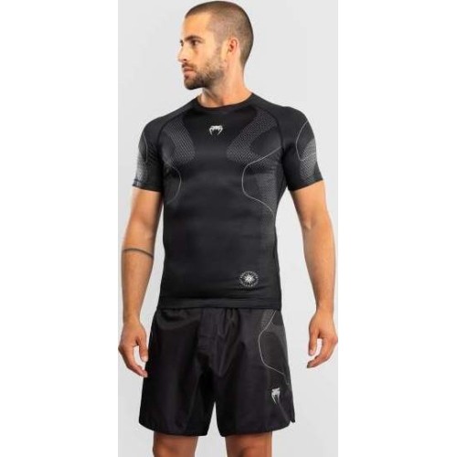 Koszulka rashguard Venum Nexus z krótkim rękawem - czarno-srebrna