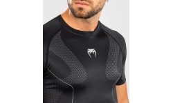 Koszulka rashguard Venum Nexus z krótkim rękawem - czarno-srebrna