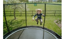 Trampolina EXIT Allure Premium ø427 cm z siatką ochronną, czarna