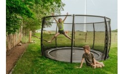 Trampolina gruntowa EXIT Dynamic ø366 cm z siatką ochronną – czarna