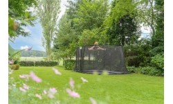 Trampolina naziemna EXIT Dynamic 275x458 cm z siatką ochronną, czarna