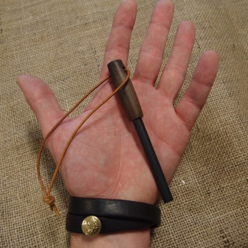 Krzesiwo JuBö Buschcraft Firesteel Oak