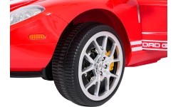 Pojazd elektryczny Ford GT, czerwony