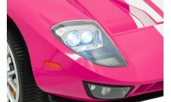 Pojazd elektryczny Ford GT, różowy