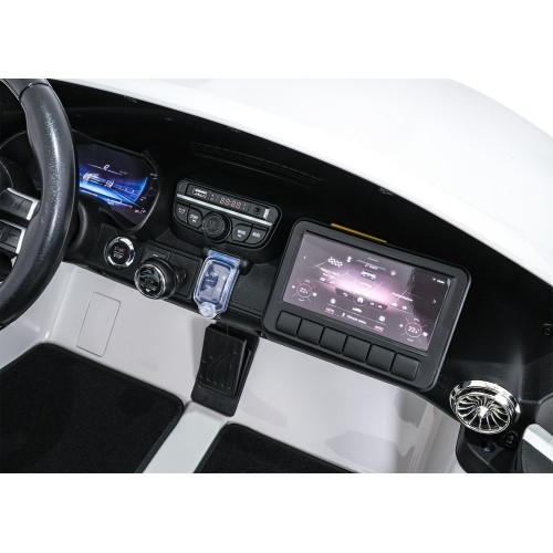Pojazd elektryczny Mercedes Benz GT63 AMG biały