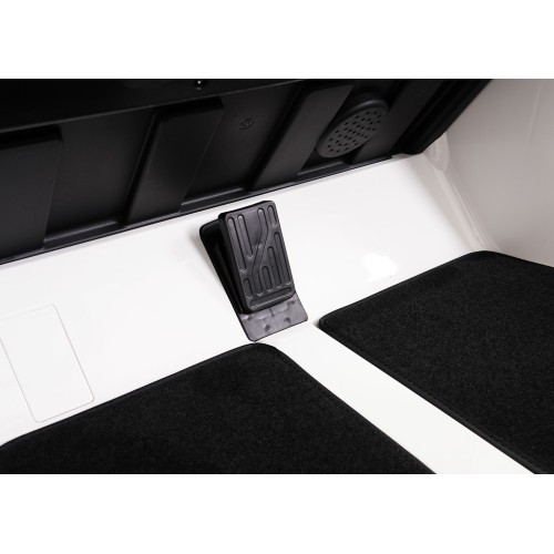 Pojazd elektryczny Mercedes Benz GT63 AMG biały