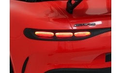 Pojazd elektryczny Mercedes Benz GT63 AMG, czerwony