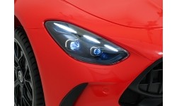 Pojazd elektryczny Mercedes Benz GT63 AMG, czerwony