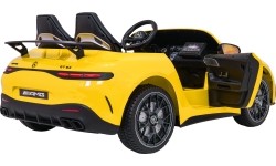Pojazd elektryczny Mercedes Benz GT63 AMG, żółty