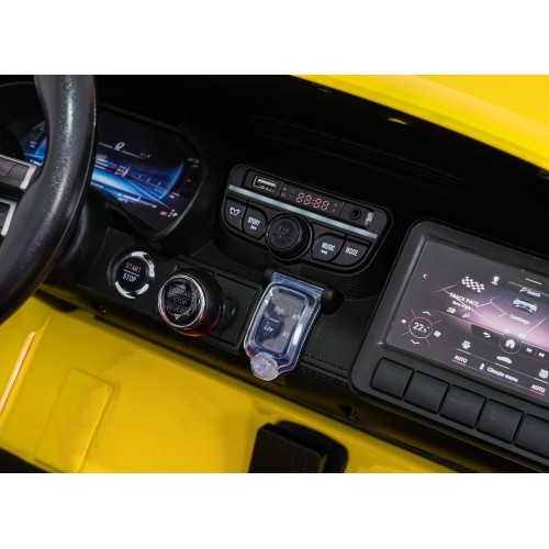 Pojazd elektryczny Mercedes Benz GT63 AMG, żółty