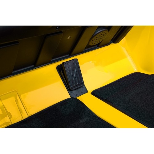 Pojazd elektryczny Mercedes Benz GT63 AMG, żółty