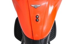 Pojazd elektryczny Ducati Diavel x Bentley, pomarańczowy