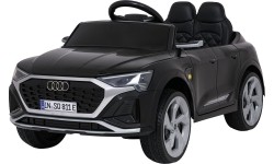 Pojazd elektryczny Audi SQ8, czarny